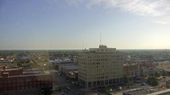 Weather camera view of First National Bank-Hutchinson.
