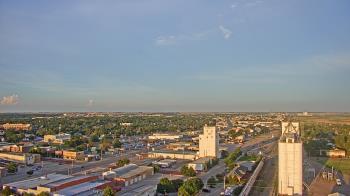 Weather camera view of Garden City Coop Inc - city center.