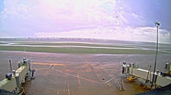 Weather camera view of Lake Charles Rgnl Arpt terminal bldg.