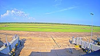 Weather camera view of Lake Charles Rgnl Arpt terminal bldg.