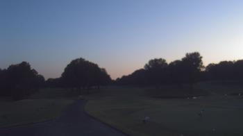 Weather camera view of Windyke Country Club.