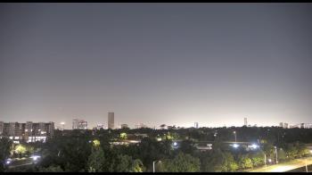 Weather camera view of St Thomas High School.