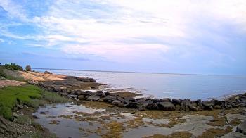 Weather camera view of Outer Island  (Thimble Island Group).