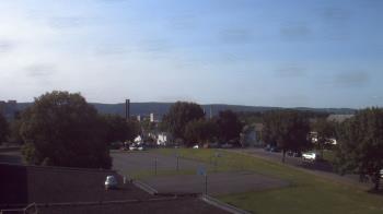Weather camera view of Heights Murray ES.